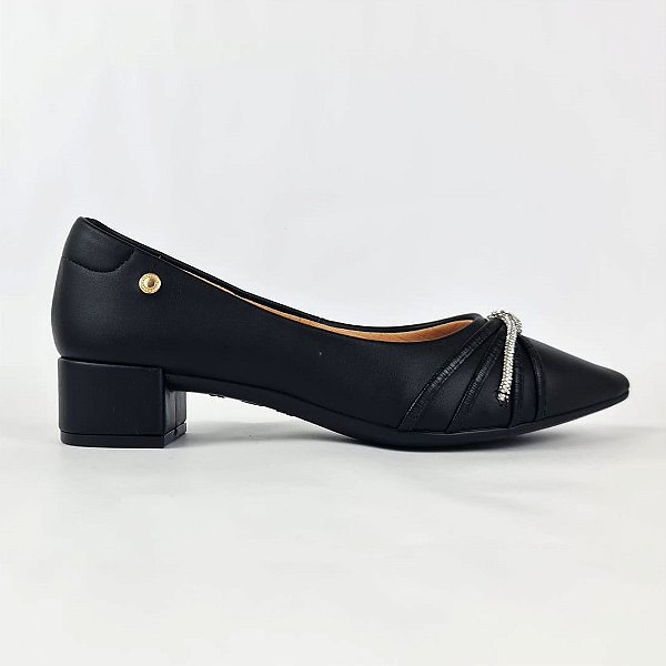 Scarpin preto salto bloco baixo tira strass Eduarda Porto