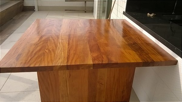 Mesa Quadrada de Viga