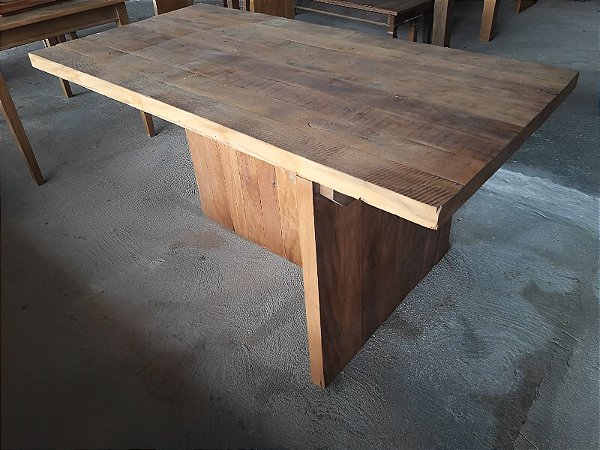 Mesa de Viga com Pé em L