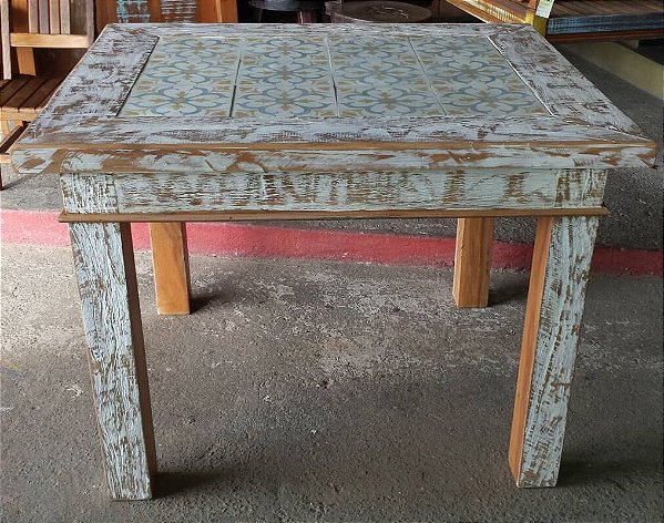 Mesa quadrada de Ladrilho