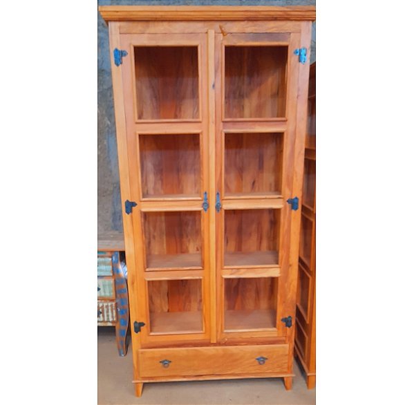 Cristaleira de peroba rosa