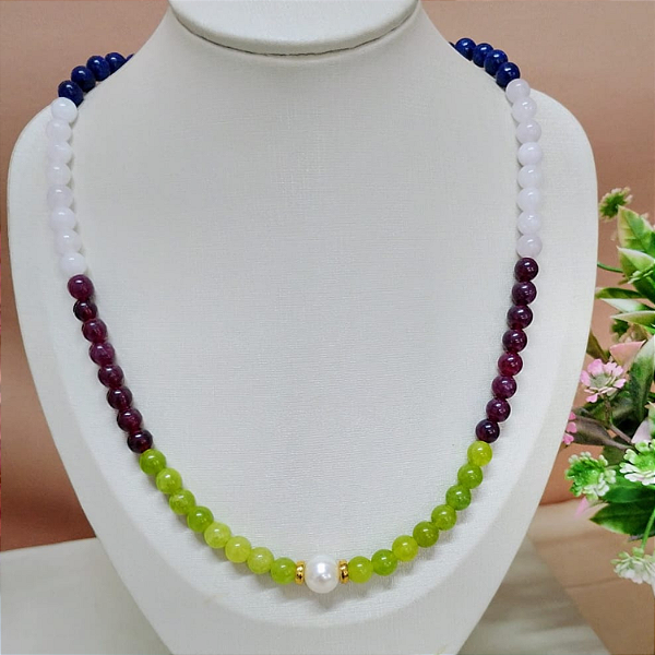 Colar Jade Coloridas com Pingente Pérola Barroca