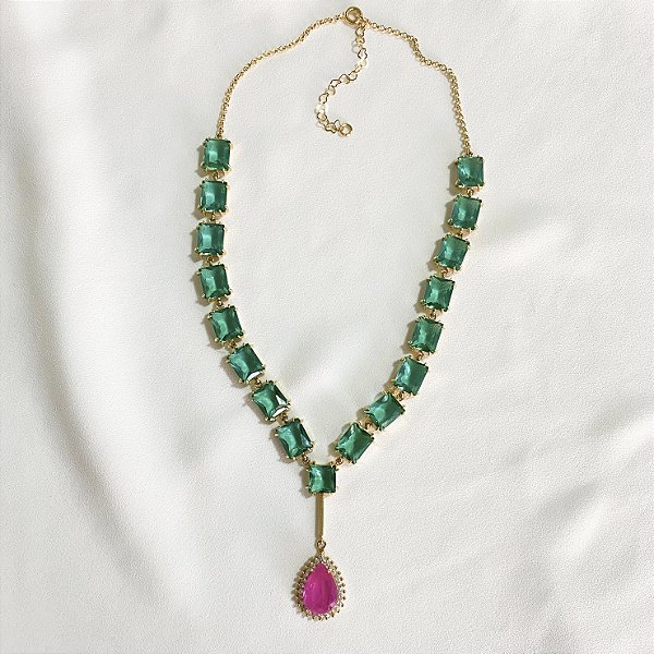 Colar em cristais e gota fusion