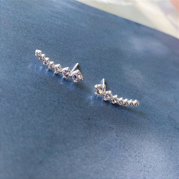 Brinco Ear Cuff cravejado em zircônias