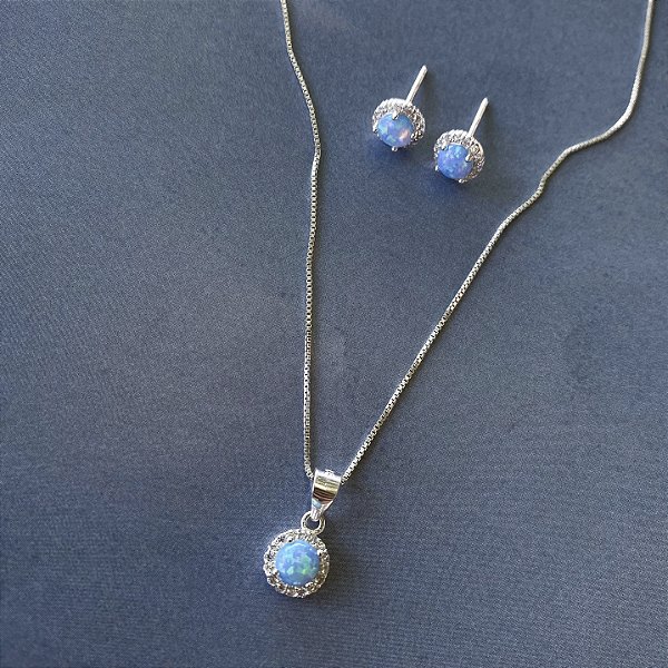 Conjunto opalina cravejado em zircônias