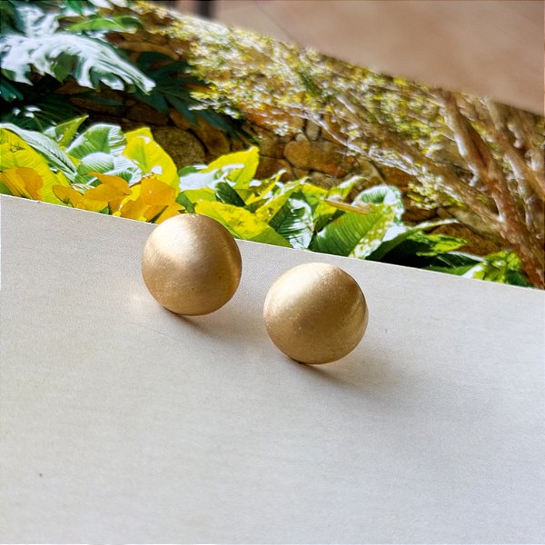 Brinco Botão Acetinado Banho Ouro Feminino