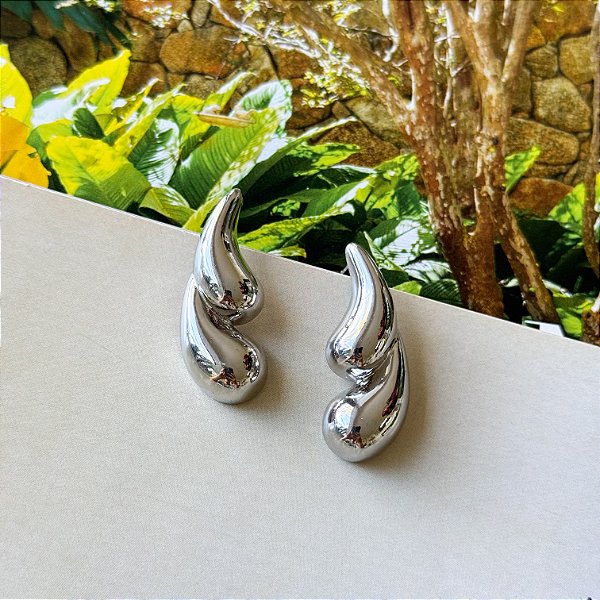 Brinco gotas lisas banho ródio branco feminino