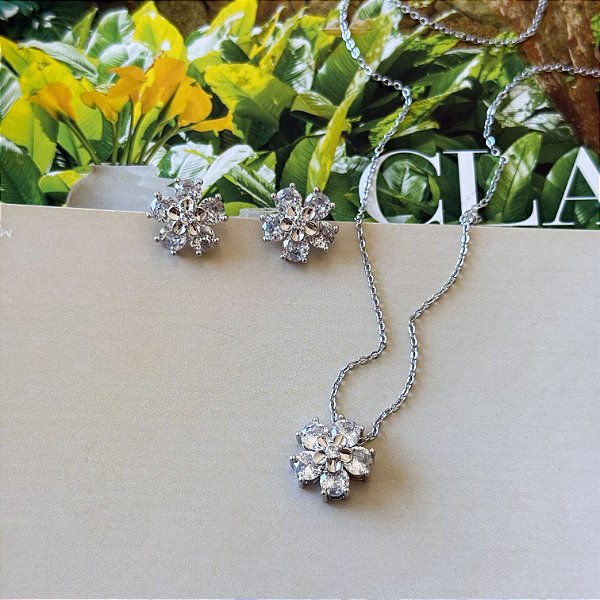 Conjunto Flor em Zircônias Banho Ródio Branco