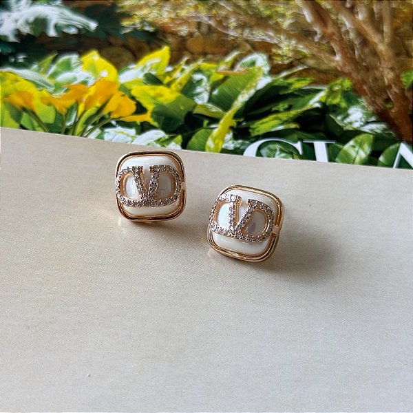 Brinco Quadrado Perolado Banho Ouro