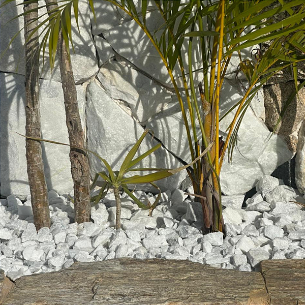 Brita branca para jardim N02 20kg