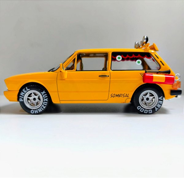 Miniatura Brasilia Amarela Mamonas Assassinas 1:24