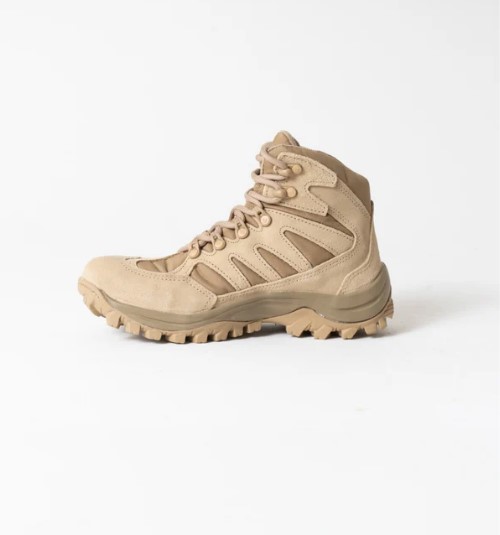 BOTA INVICTUS TRACTOR HIKING DESERT