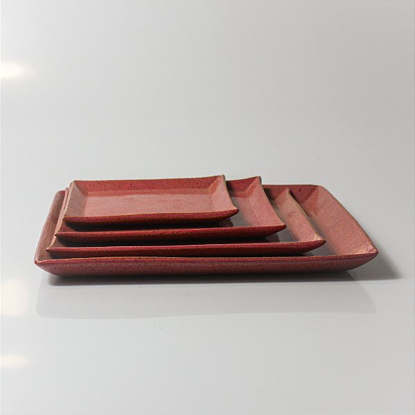 Conjunto de Pratos Quadrados Groselha