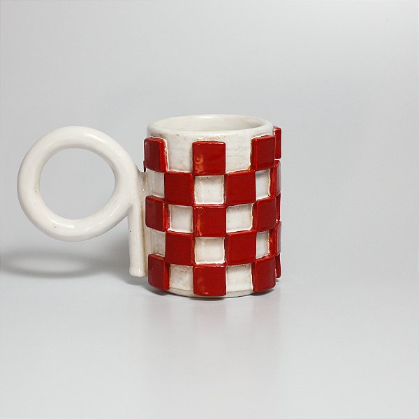 Caneca Xadrez Vermelha e Branca