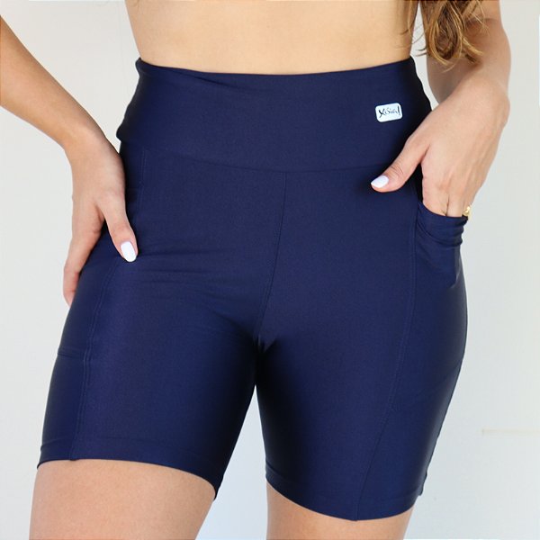 Bermuda Glow com bolsos azul marinho