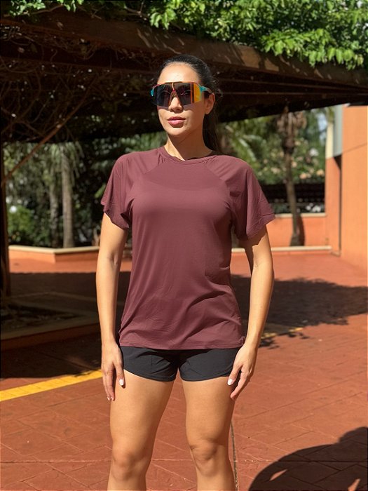 Camiseta Mari marrom