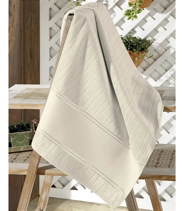 Toalha de Rosto Aveludada Bella para Bordar 50cm x 80cm - Dohler - Cor 12445-Bege Claro