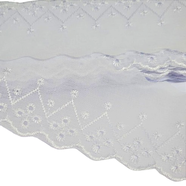 Bordado Inglês 7,0cm com 13,71 Metros Ref.708 Branco