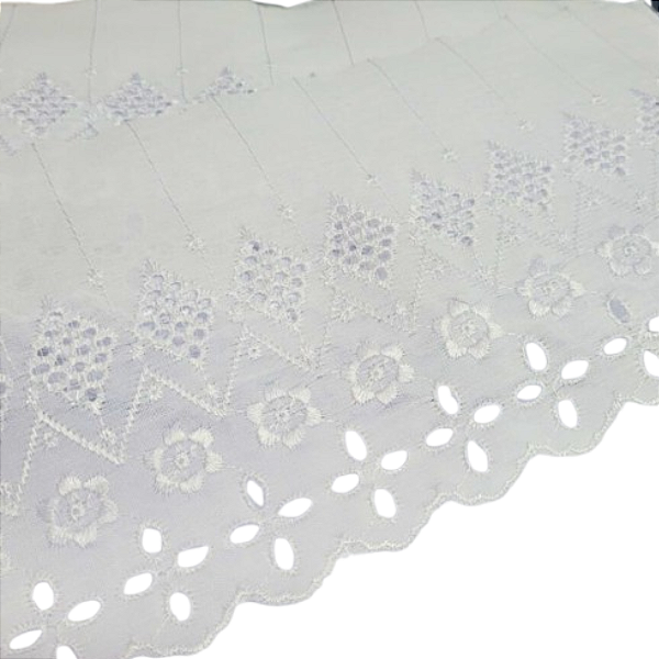Bordado Inglês 14cm com 13,71 Metros Ref.141 Branco