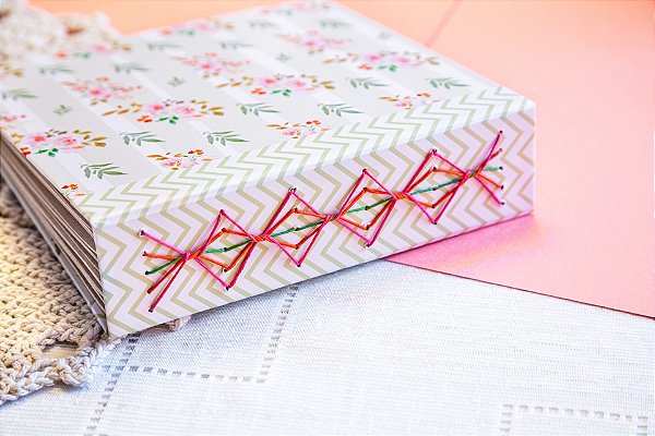 Caderno Álbum Florido 18,5 x 18,5cm