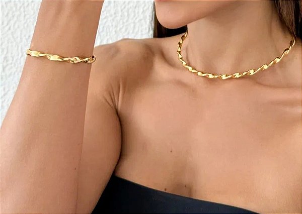 Conjunto Colar Entrelaçado Folheado a Ouro
