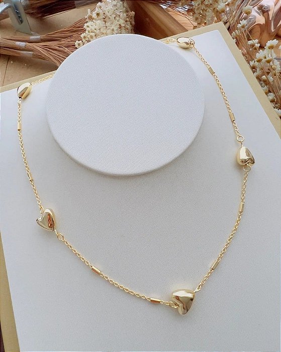 Colar com Pingentes de Coração