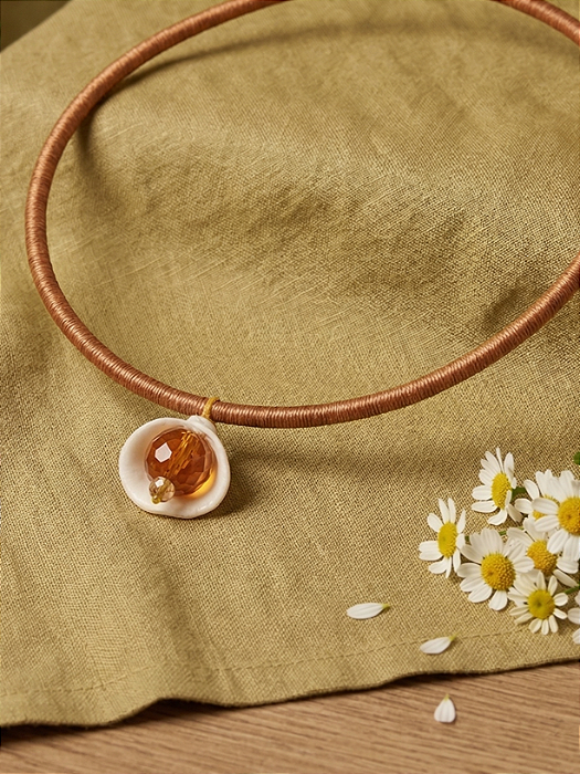 Colar Mar e Sol - Dourado com Pingente de Concha