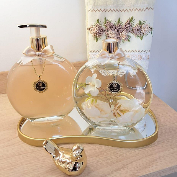 Kit Lavabo Luxo Sabonete Liquido e Aromatizador com Varetas 550ml Conforto e Elegância Lidi Gurgel Aromas