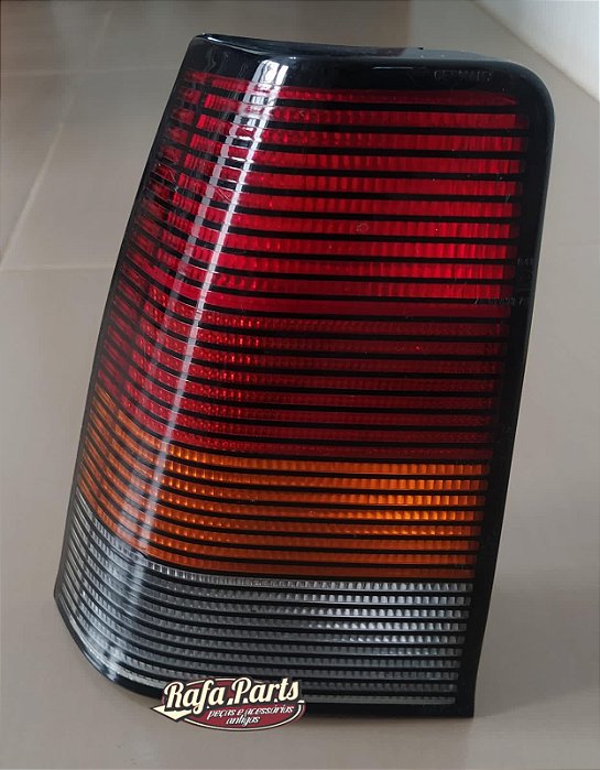 Lanterna traseira lado Esquerdo Nova C/ Detalhe - Kadett GS e GSI (LER ANÚNCIO)