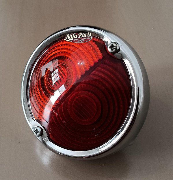 1 UMA Lanterna Traseira Bicolor IAM - Caminhão Mercedes Lp 321/Scania Jacaré (Direito/passageiro)