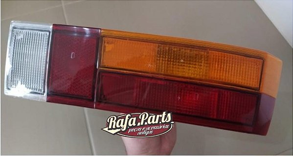 Lanterna Traseira Lado Direito Tricolor Lisa Arteb Hella C/ Logo VW - Passat