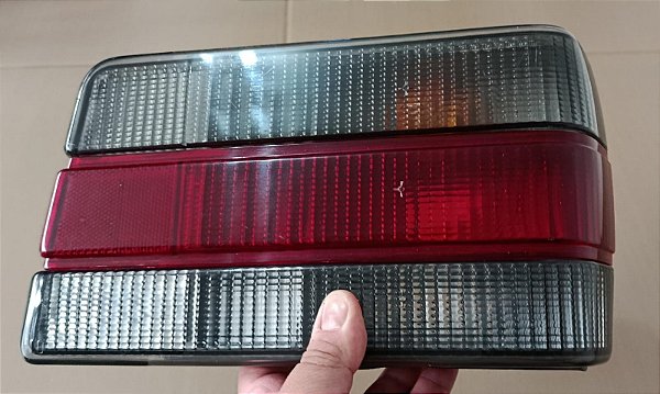 Lanterna Traseira Lado Direito Arteb Fumê - Chevette 87/93