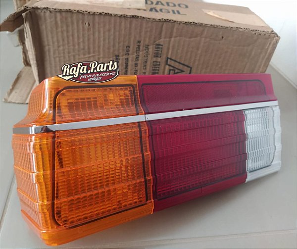 Lanterna Traseira Lado Esquerdo Arteb Hella C/ Logo VW - Voyage 81/