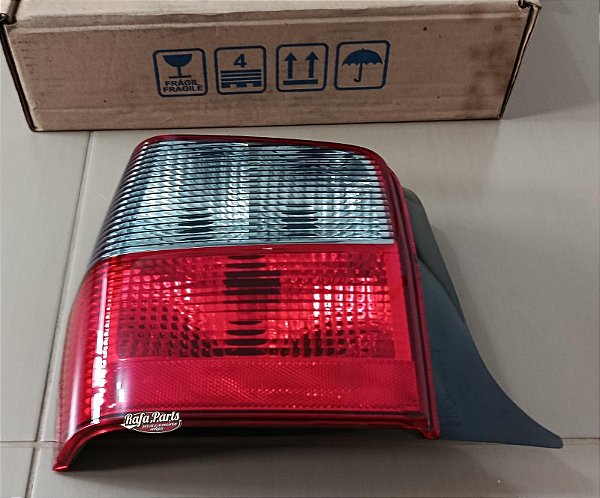 Lanterna Traseira Lado Esquerdo Fumê Carto - Fiat Uno 04/13