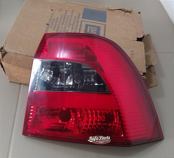 Lanterna Traseira Lado Direito Fumê Original GM - Vectra 00/05
