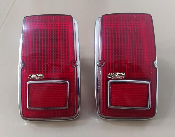 Par Lanterna Traseira marca Leão - Willys Gordini 67/68