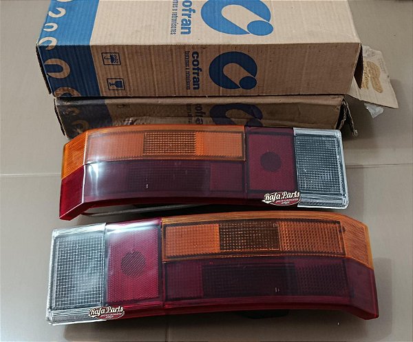 Par Lanterna Traseira Tricolor Lisa Acrílico Cofran - Passat 74/82