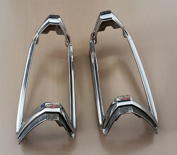 Par Aro Moldura Lanterna Seta/Pisca Original Ford - Landau (Cromado Usado)