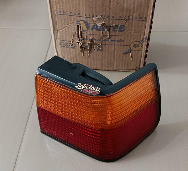 Lanterna Traseira Lado Direito Arteb - Santana 93/97