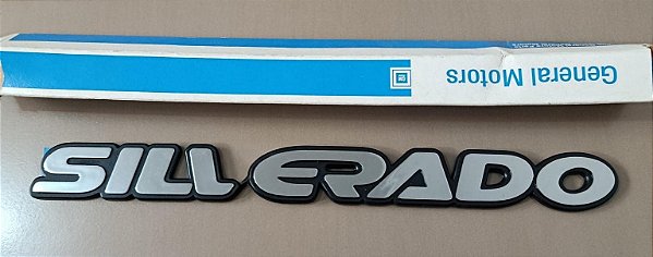 1 (UM) Emblema Silverado Original GM Lateral Porta