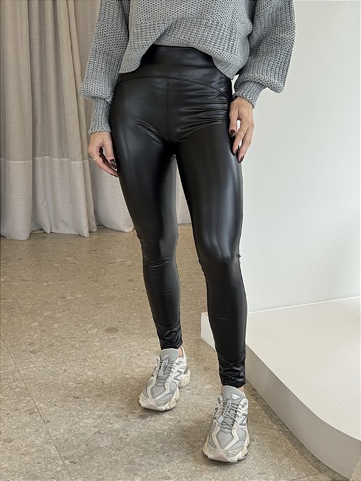 Calça Courino Peluciada Sheron