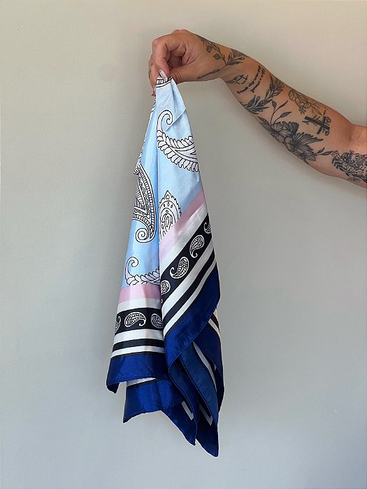 Lenço Acetinado Ramona