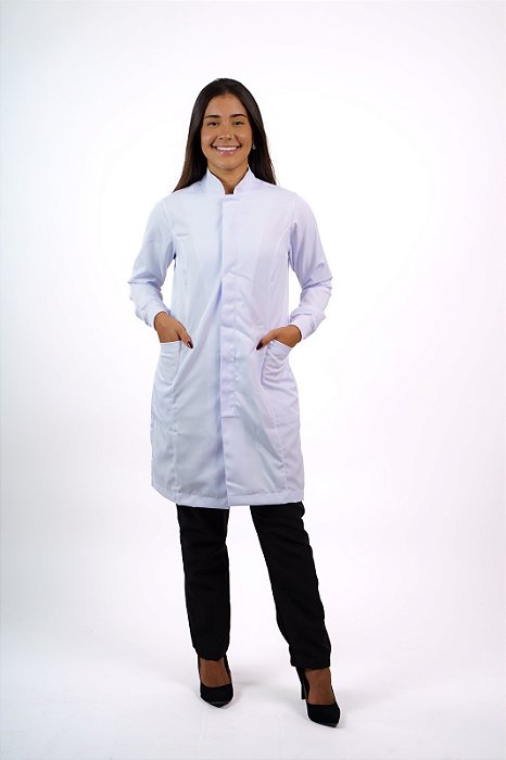 Jaleco Acinturado Gola Padre em Gabardine com Botões Embutidos