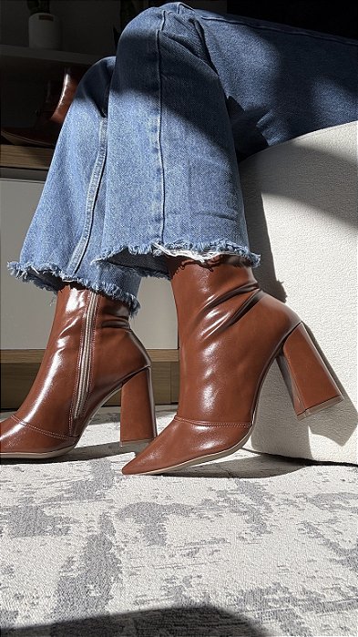 Bota Giulia Caramelo