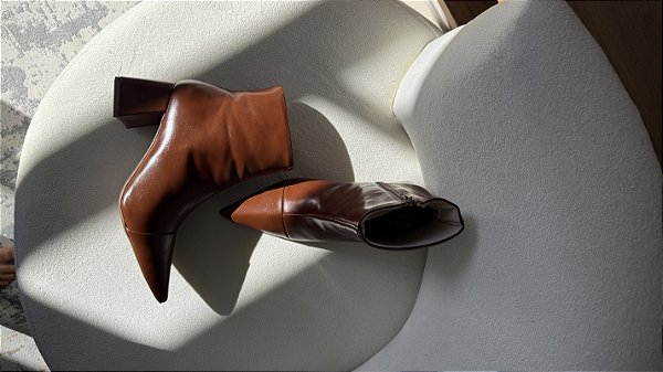 Bota Clarissa Caramelo