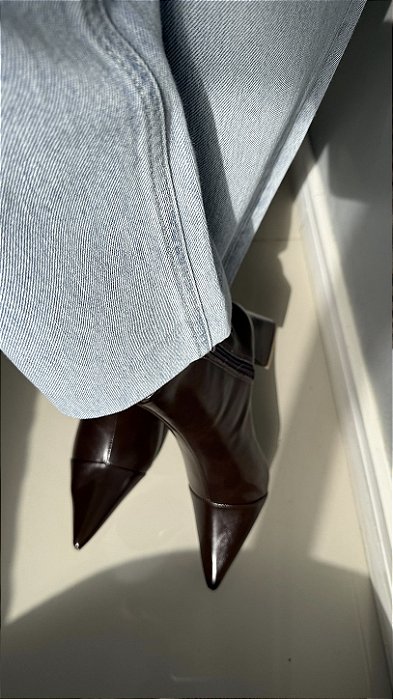 Bota Clarissa Café