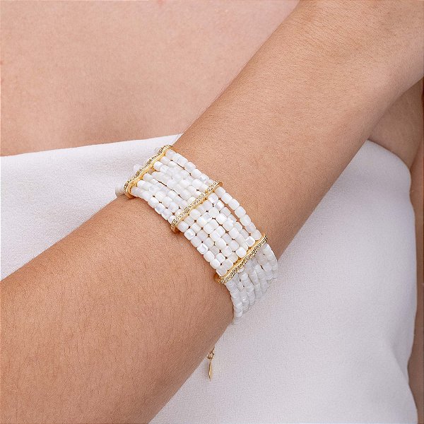 Pulseira Madrepérola com detalhe em banho de Ouro 18K
