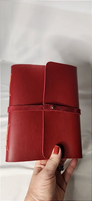 Caderno Capa Sintética Vermelha - costura aparente