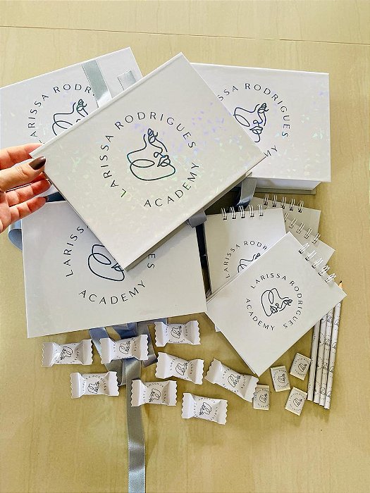 10 Kit caderno A6 + caixa 20x15cm ambos personalizados