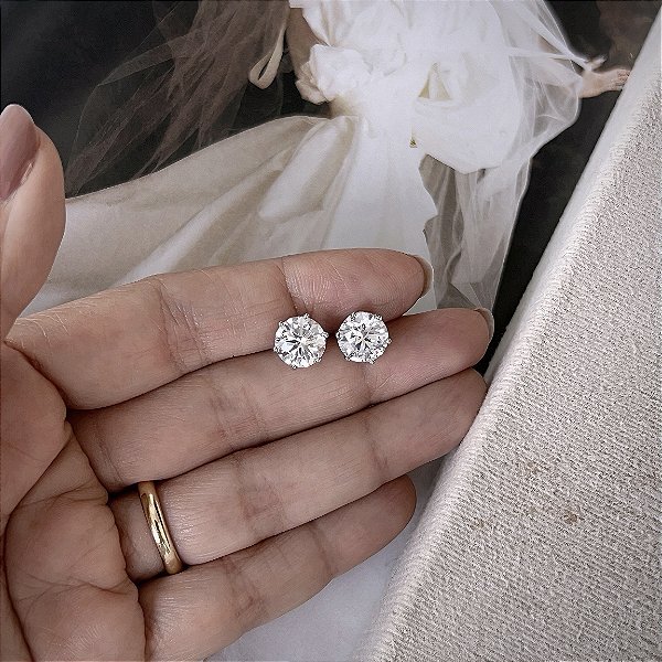 Brinco Ponto de Luz 8mm - 6 garras - Moissanite